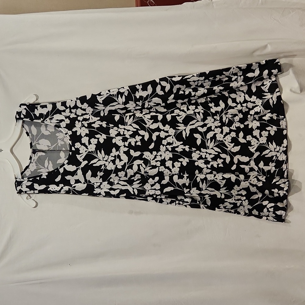 Large, Piphany floral black and white sleeveless dress